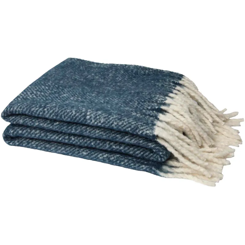 Dolly GRS recycled blanket