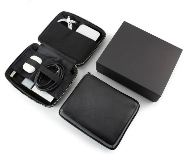 Sandringham Nappa Leather Zipped Travel Pouch in Black.
